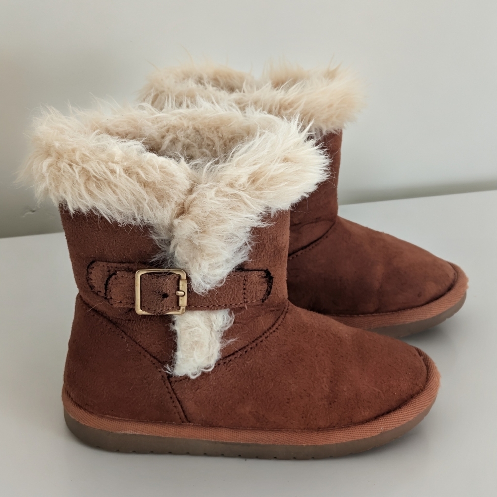 Little girls boots - size 10